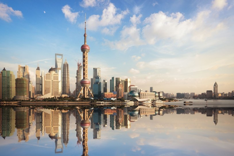 Panorama Szanghaju. Widok na Pudong – mekkę cyberpunkowców, opętańców nowoczesności, miłośników szybkości, wysokości i diodowego oświetlenia. /123RF/PICSEL