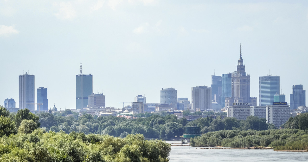 Panorama Warszawy z widocznym Hotelem Marriott /123RF/PICSEL