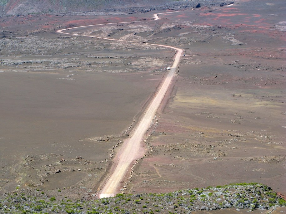 Panorama wyspy Reunion, na której Francuz zakończył wyprawę /PAP/DPA/Lars Halbauer /PAP