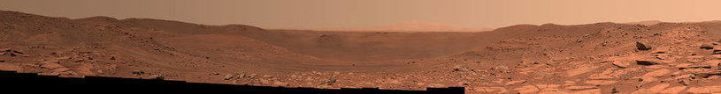 Panoramiczne zdjęcie krateru Belva na Marsie wykonane przez łazik Persevence /NASA