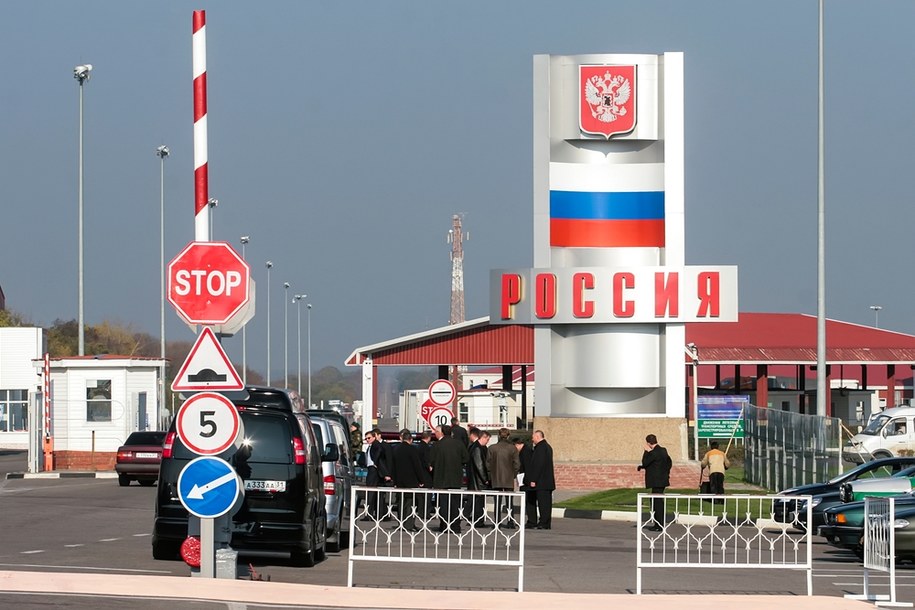 Państwa wschodniej flanki Ue appeleją wsparci en ochronę granico. CHCą WIęCEJ środków en Drony I Systemy Antydronowe /Shutterstock