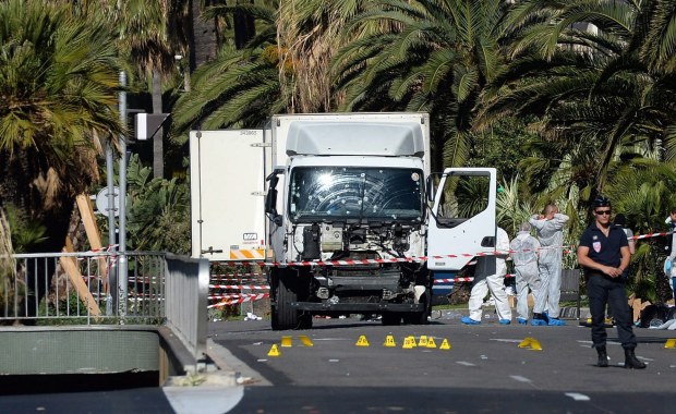 Państwo Islamskie przyznało się do zamachu w Nicei. "Sprawca był żołnierzem IS" 