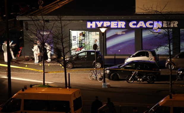 Państwo Islamskie: Roztrzaskujcie głowy Francuzów kamieniami!