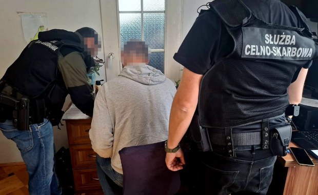 Państwo straciło ponad 20 mln. Zatrzymani mieli oszukiwać na paliwach