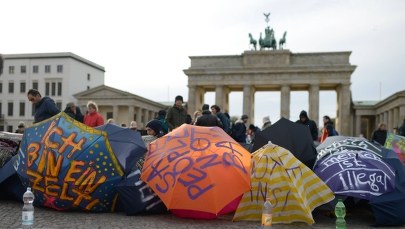 Państwo zawodzi, więc obywatele sami wspierają uchodźców