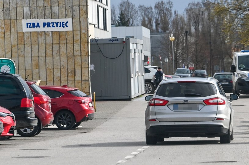 Paparazzi śledzili go aż do szpitala /pomponik exclusive