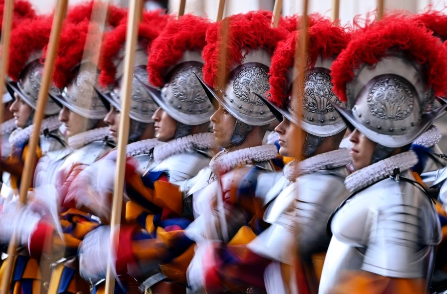 Papieska Gwardia Szwajcarska /RICCARDO ANTIMIANI /PAP/EPA