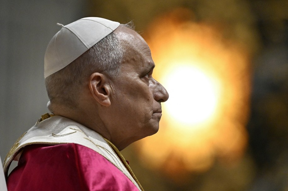 Papieskie czuwanie o pokój w Bazylice Świętego Piotra. /ABACA/Abaca/East News /East News