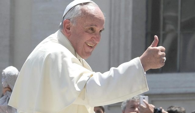 Papież chce dowiedzieć się, kto zorganizował wystawne przyjęcie /MAURIZIO BRAMBATTI /PAP/EPA