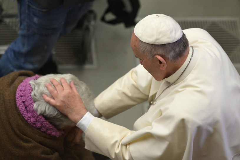 Papież Franciszek apeluje ws. Ukrainy /AFP
