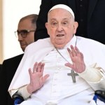 Papież Franciszek coraz silniejszy. Co z uroczystościami Wielkiego Tygodnia?