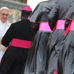 Papież Franciszek dobrał sobie doradców. Wskazał 8 kardynałów 