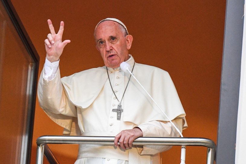 Papież Franciszek gromadził pod oknem papieskim tłumy /Jan Graczyński /East News