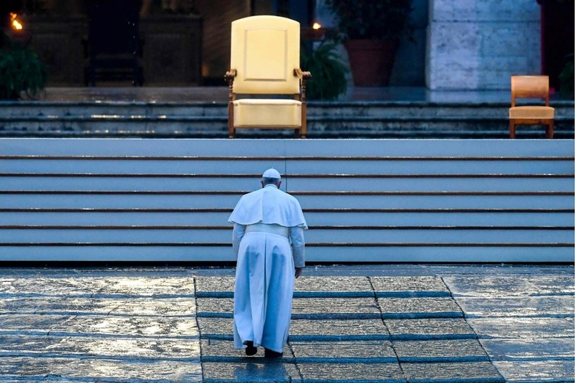 Papież Franciszek I zostawi tron piotrowy w 2023 r.? /East News