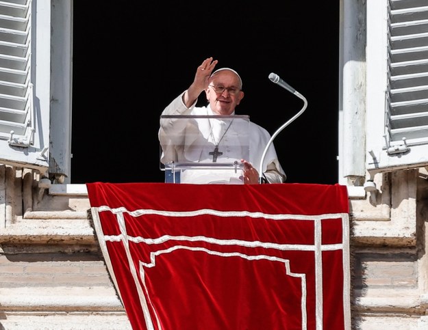 Papież Franciszek na placu Św. Piotra /GIUSEPPE LAMI /PAP/EPA
