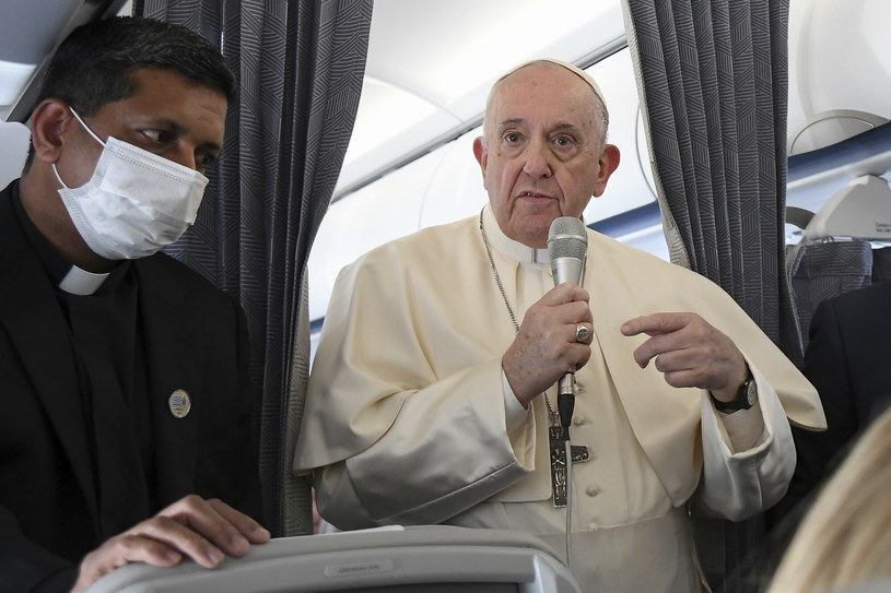 Papież Franciszek na pokładzie samolotu  Alitalia /EPA Pool/Associated Press/East News /East News