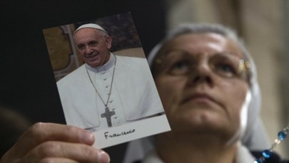 Papież Franciszek nadal w szpitalu. Nowy komunikat Watykanu