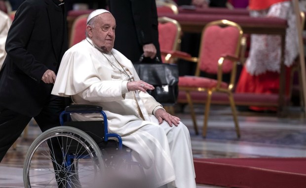 Papież Franciszek nie poprowadzi niedzielnej modlitwy "Anioł Pański"