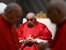 Papież Franciszek nie uczestniczy w Drodze Krzyżowej. "Pozostał w Watykanie"