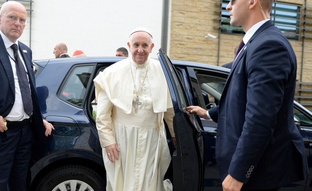 Papież Franciszek odwiedził w szpitalu kard. Macharskiego. "To była prywatna wizyta"