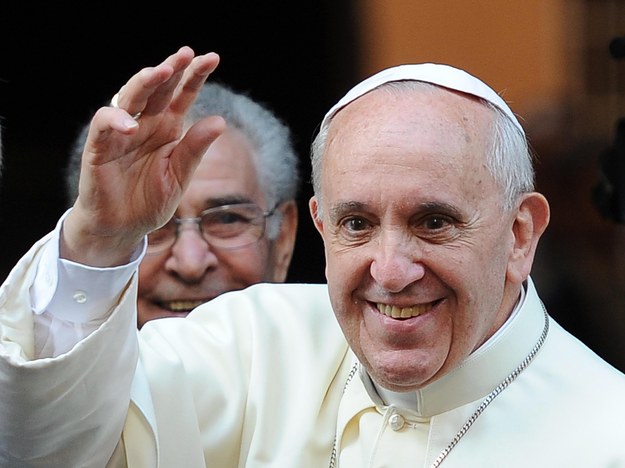 Papież Franciszek ostro skrytykował plotkowanie. /MAURIZIO BRAMBATTI /PAP