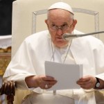 Papież Franciszek po badaniach kontrolnych opuścił szpital