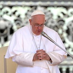 Papież Franciszek po operacji. Najnowszy komunikat Watykanu