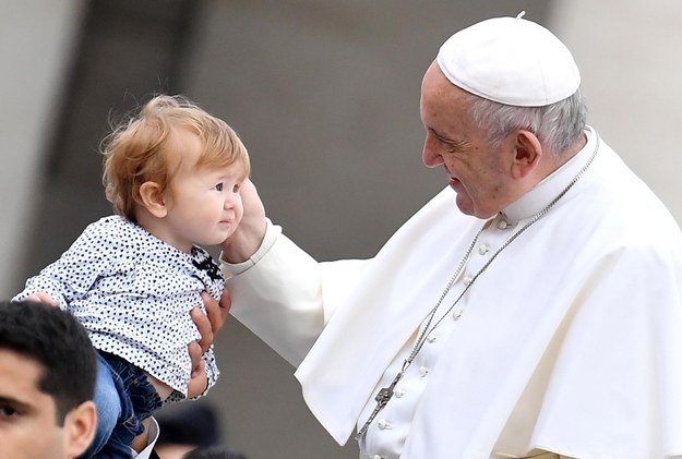 Papież Franciszek podczas audiencji generalnej na placu św. Piotra w Watykanie (październik 2018) /ETTORE FERRARI /PAP/EPA