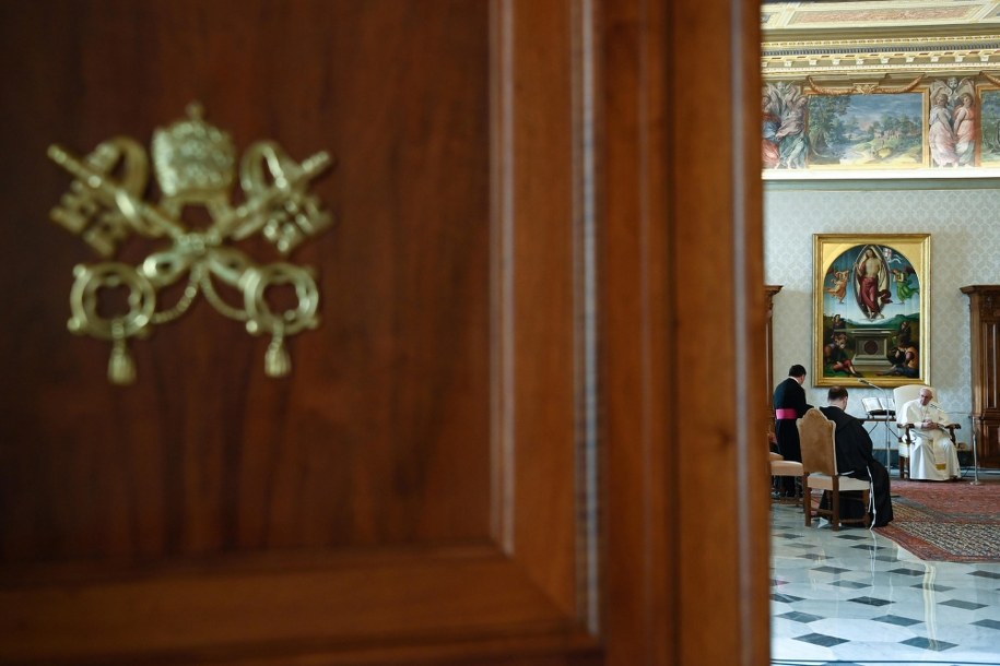 Papież Franciszek podczas audiencji /VATICAN MEDIA HANDOUT /PAP/EPA
