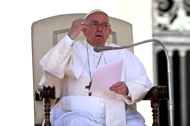 Papież Franciszek podczas audiencji /ETTORE FERRARI /PAP/EPA
