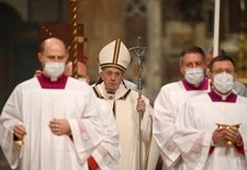 Papież Franciszek podczas pasterki w Watykanie: Ludzie często są "analfabetami dobroci"