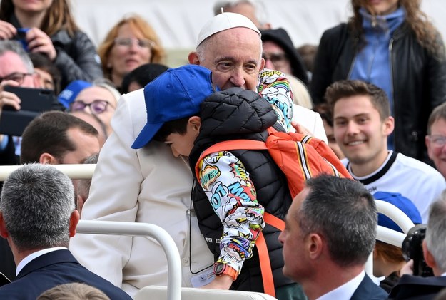 Papież Franciszek podczas środowej audiencji generalnej /ETTORE FERRARI /PAP/EPA