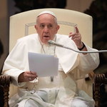 Papież Franciszek poparł legalizację związków partnerskich par homoseksualnych