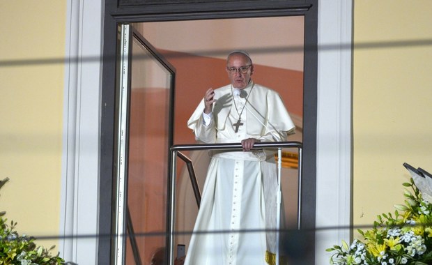 Papież Franciszek pozdrowił wiernych z okna papieskiego