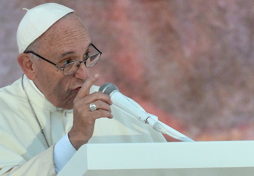 Papież Franciszek przemawia podczas uroczystości na Campusie Misericordiae w Brzegach /Jacek Turczyk /PAP