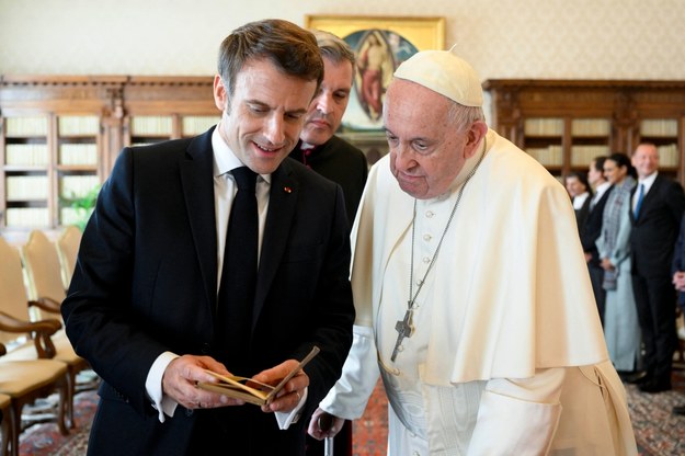 Papież Franciszek spotka się z Emmanuelem Macronem /Abaca /PAP/Abaca