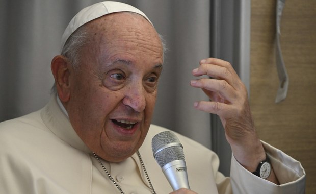 Papież Franciszek tłumaczy się ze słów o "wielkiej Rosji"