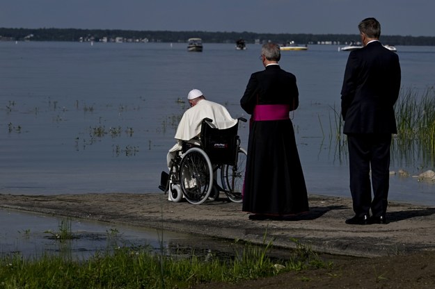 Papież Franciszek udał się jako pielgrzym nad Jezioro Świętej Anny (Lac Ste. Anne) /CIRO FUSCO /PAP/EPA