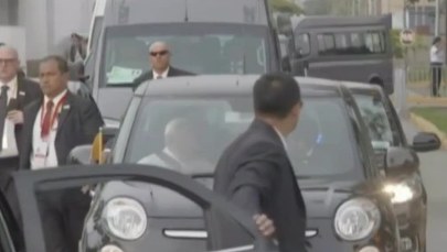 Papież Franciszek utknął w korku. Nerwowa reakcja ochrony