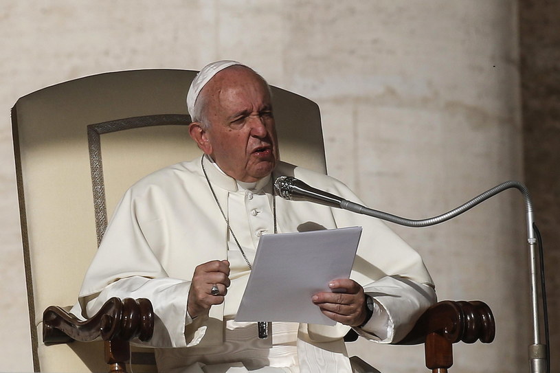 Papież Franciszek w czasie audiencji generalnej /Fabio Frustaci /PAP/EPA