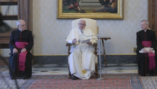 Papież Franciszek w czasie audiencji generalnej /VATICAN MEDIA HANDOUT /PAP/EPA