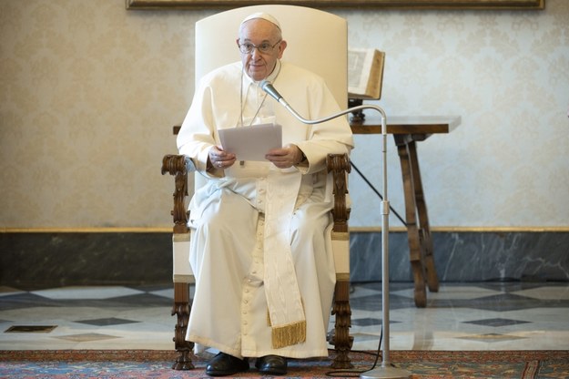 Papież Franciszek w orędziu na Światowy Dzień Ubogich napisał, że modlitwa i solidarność z cierpiącymi są nierozłączne /VATICAN MEDIA / HO /PAP/EPA