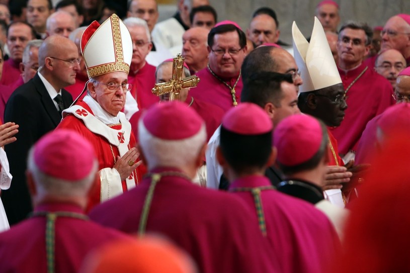 Papież Franciszek w otoczeniu kardynałów /Franco Origlia /Getty Images