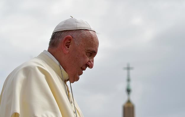 Papież Franciszek zapowiedział udział w ŚDM w Krakowie /AFP