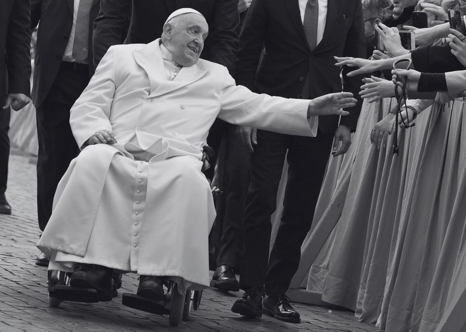 Papież Franciszek /ETTORE FERRARI /PAP/EPA