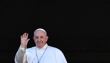 Papież modlił się za "poranioną ludzkość"