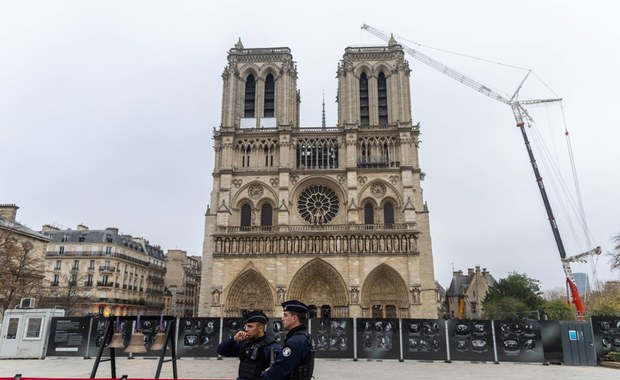 ​Papież nie przyjedzie na otwarcie Notre-Dame. "Bolesny policzek dla Macrona"