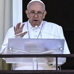 Papież o ofiarach powodzi: Niech Bóg przyjmie zmarłych i pocieszy ich rodziny