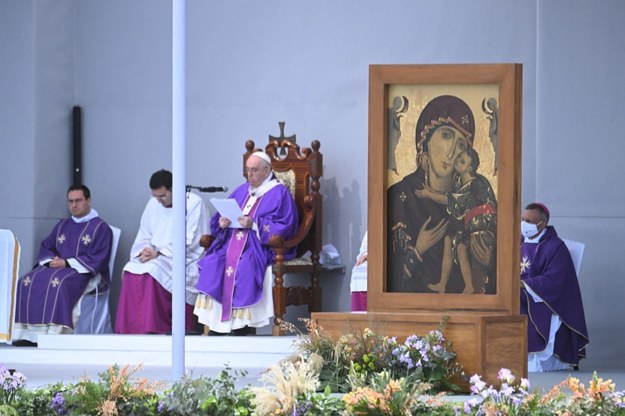 Papież odprawił mszę na Placu Spichlerzy we Florianie /CIRO FUSCO /PAP/EPA
