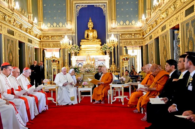 Papież odwiedził najwyższego patriarchę buddyjskiego /CIRO FUSCO /PAP/EPA